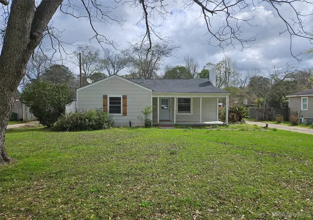 Photo 2 of Single family home for sale at 106 Stoneroad Dr, Greenville, AL 36037 | MLS# 584349 | Listing updated on 2026-09-04