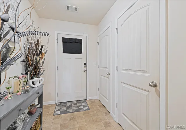 Photo 3 of Single family home for sale at 4232 Chesire Dr, Montgomery, AL 36116 | MLS# 584893 | Listing updated on 2026-09-02