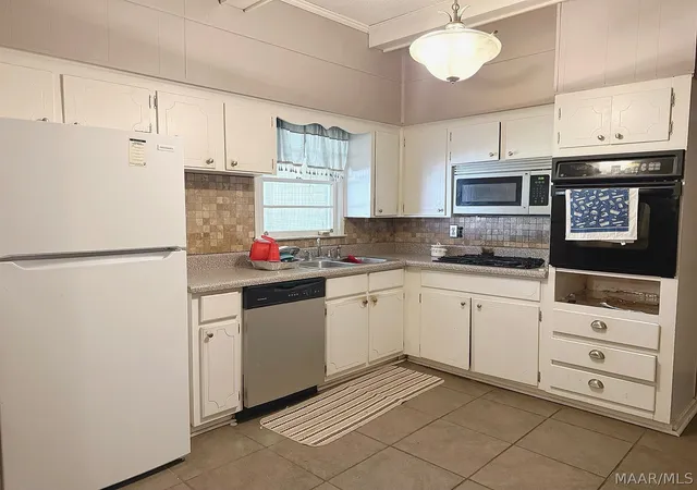 Photo 3 of Single family home for sale at 3702 Merrifield Dr, Valley Grande, AL 36703 | MLS# 584138 | Listing updated on 2026-09-22
