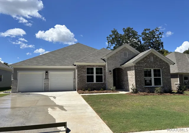 Photo 1 of Single family home for sale at 427 Briarwood Tr, Montgomery, AL 36116 | MLS# 585068 | Listing updated on 2026-09-04