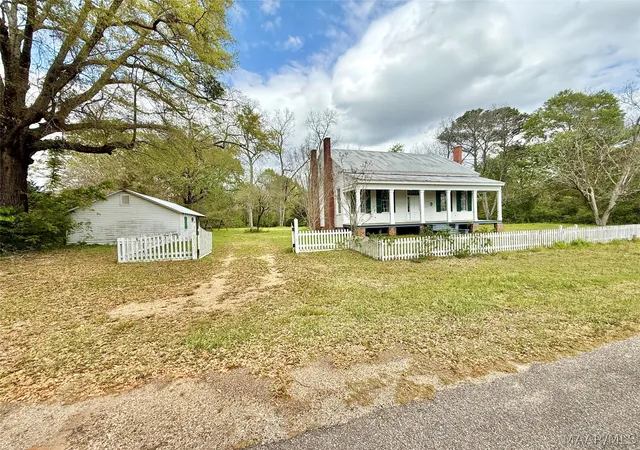 Photo 3 of Single family home for sale at 324 Centenary St, Valley Grande, AL 36701 | MLS# 585224 | Listing updated on 2026-09-10