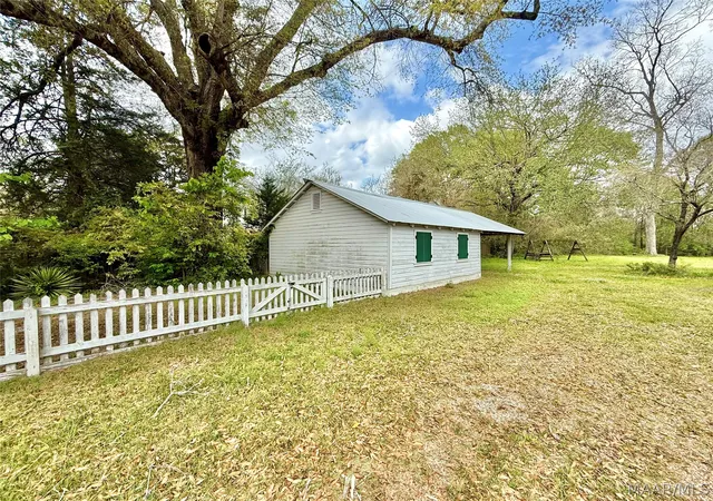 Photo 4 of Single family home for sale at 324 Centenary St, Valley Grande, AL 36701 | MLS# 585224 | Listing updated on 2026-09-10