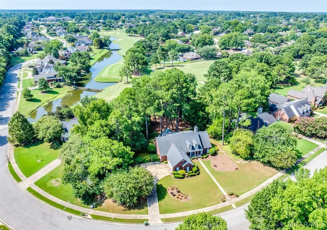 Photo 3 of Single family home for sale at 9606 Bent Brk Dr, Montgomery, AL 36117 | MLS# 585177 | Listing updated on 2026-09-02
