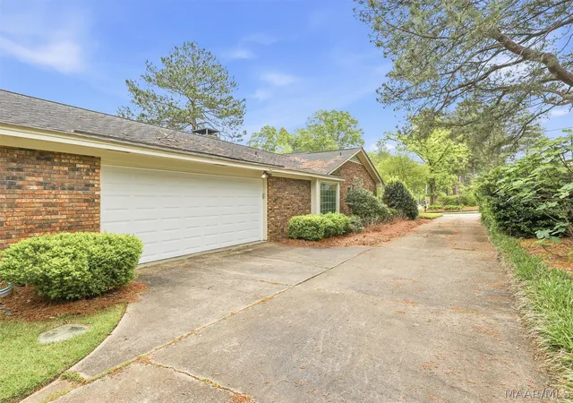 Photo 3 of Single family home for sale at 3621 Lancaster Ln, Montgomery, AL 36106 | MLS# 585549 | Listing updated on 2026-08-29