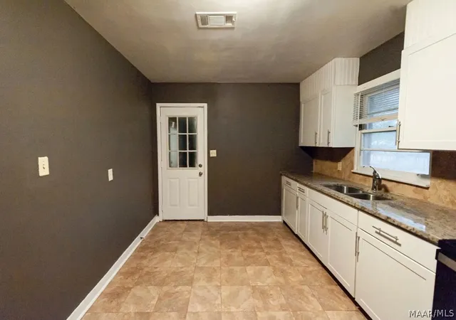Photo 3 of Single family home for sale at 608 Lynwood Dr, Montgomery, AL 36111 | MLS# 585551 | Listing updated on 2026-09-04