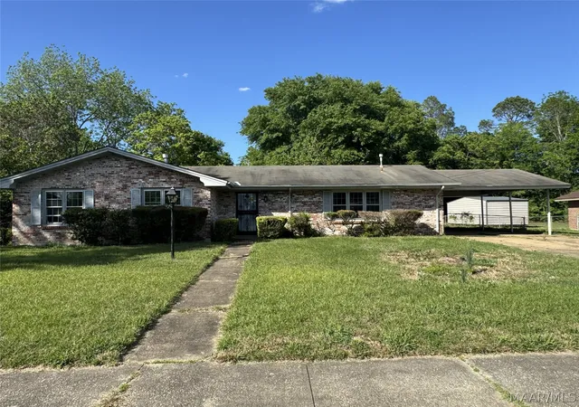 Photo 1 of Single family home for sale at 415 W Wilding Dr, Montgomery, AL 36116 | MLS# 585585 | Listing updated on 2026-10-07