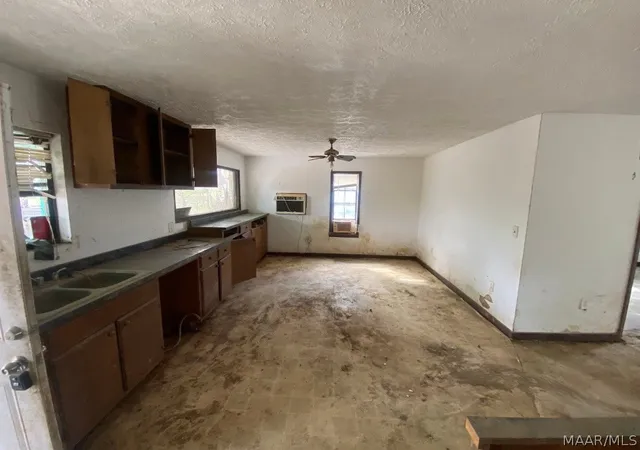 Photo 3 of Single family home for sale at 223 County Rd 68 W, Deatsville, AL 36022 | MLS# 585704 | Listing updated on 2026-09-04