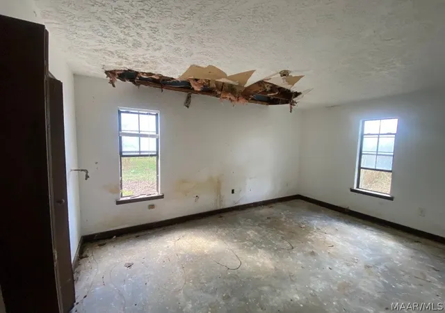 Photo 4 of Single family home for sale at 223 County Rd 68 W, Deatsville, AL 36022 | MLS# 585704 | Listing updated on 2026-09-04