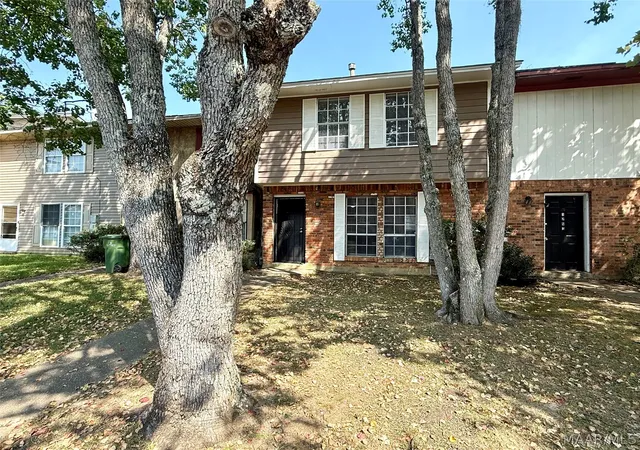 Townhouse for sale at 1249 Seth Johnson Dr, Montgomery, AL 36116 | MLS# 585917