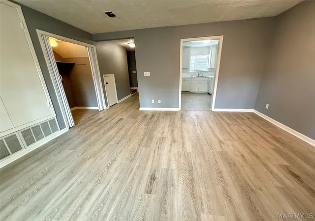 Photo 3 of Townhouse for sale at 1249 Seth Johnson Dr, Montgomery, AL 36116 | MLS# 585917 | Listing updated on 2026-09-10