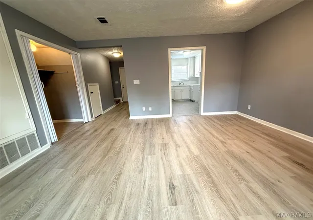 Photo 4 of Townhouse for sale at 1249 Seth Johnson Dr, Montgomery, AL 36116 | MLS# 585917 | Listing updated on 2026-09-10