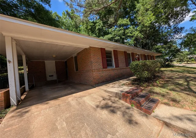 Photo 3 of Single family home for sale at 3525 Milan Dr, Montgomery, AL 36109 | MLS# 585925 | Listing updated on 2026-09-29