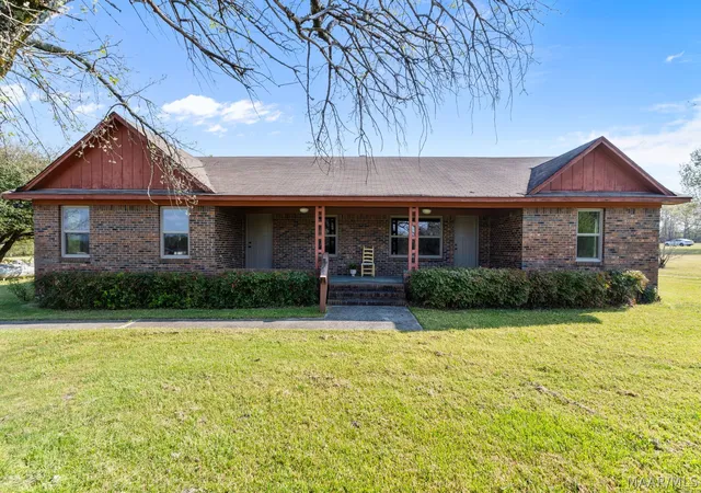 Photo 1 of Single family home for sale at 10526 County Rd 51, Jemison, AL 35085 | MLS# 585945 | Listing updated on 2026-09-15