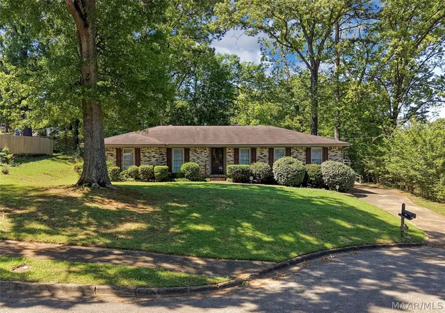 Photo 2 of Single family home for sale at 1237 Woodhill Ct, Montgomery, AL 36109 | MLS# 586094 | Listing updated on 2026-09-02