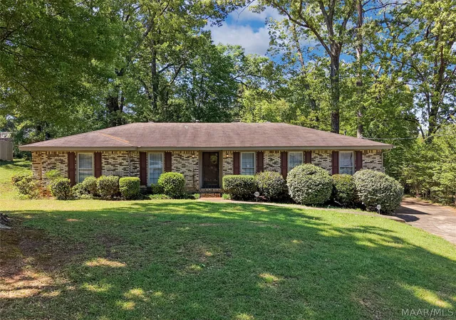 Photo 3 of Single family home for sale at 1237 Woodhill Ct, Montgomery, AL 36109 | MLS# 586094 | Listing updated on 2026-09-02