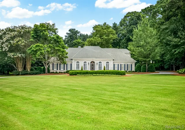Photo 2 of Mansion for sale at 5442 Woodside Cir, Montgomery, AL 36117 | MLS# 586069 | Listing updated on 2026-09-02