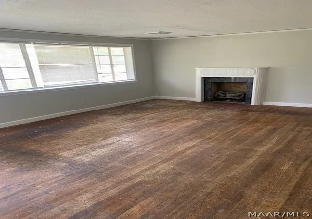 Photo 3 of Single family home for sale at 3721 S Court St, Montgomery, AL 36105 | MLS# 586173 | Listing updated on 2026-09-05