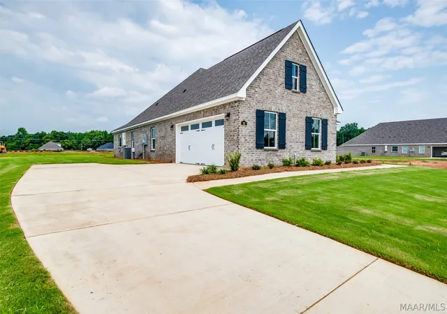 Photo 2 of Single family home for sale at 88 Stacy Starr Way, Wetumpka, AL 36092 | MLS# 586262 | Listing updated on 2026-09-15