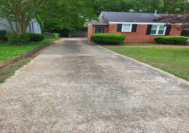 Photo 3 of Single family home for sale at 1933 Bullard St, Montgomery, AL 36106 | MLS# 586300 | Listing updated on 2026-09-05