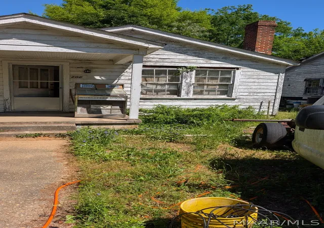 Photo 1 of Single family home for sale at 208 Rosedale Ave, Selma, AL 36703 | MLS# 586536 | Listing updated on 2026-09-02