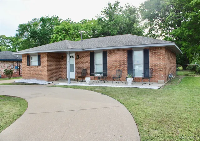 Photo 3 of Single family home for sale at 5545 E Shades Valley Dr, Montgomery, AL 36108 | MLS# 586554 | Listing updated on 2026-09-12
