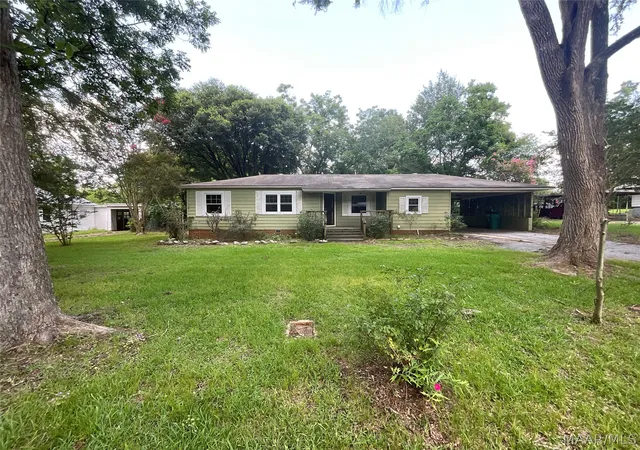 Photo 1 of Single family home for sale at 110 Monroe St, Tallassee, AL 36078 | MLS# 586672 | Listing updated on 2026-09-11