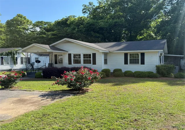 Photo 2 of Single family home for sale at 32 Pecan Dr, Selma, AL 36701 | MLS# 586750 | Listing updated on 2026-09-10