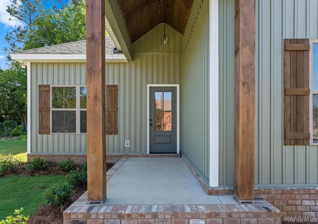 Photo 3 of Single family home for sale at 406 Alabama St, Wetumpka, AL 36092 | MLS# 586780 | Listing updated on 2026-09-10