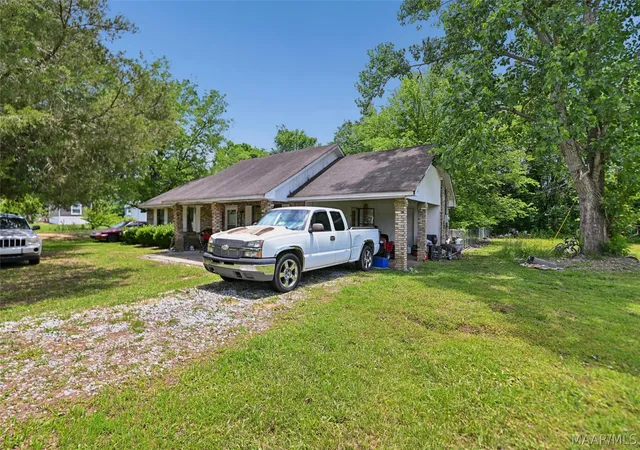 Photo 2 of Sale Pending at 178 Langston Hughes Rd, Lowndesboro, AL 36752 | MLS# 586861 | Listing updated on 2026-09-11