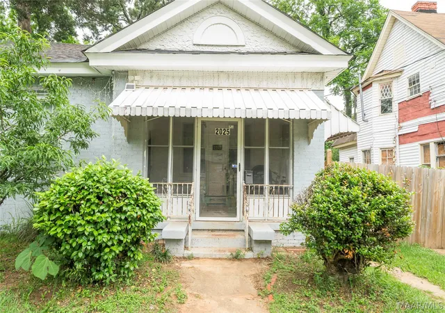 Photo 2 of Single family home for sale at 2025 Yancey Ave, Montgomery, AL 36107 | MLS# 586781 | Listing updated on 2026-09-05