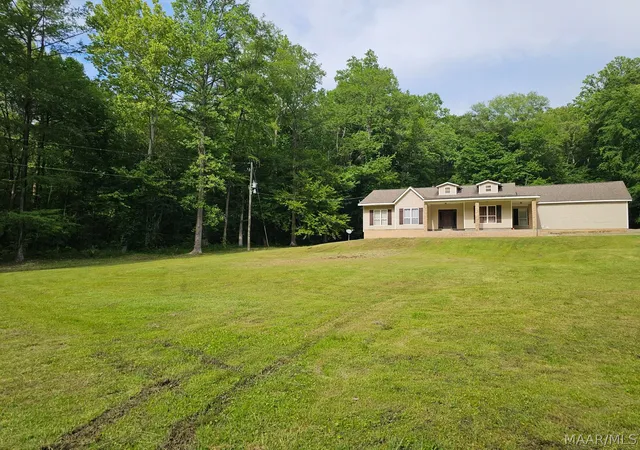 Photo 2 of Single family home for sale at 136 Village Crk Rd, Prattville, AL 36067 | MLS# 586937 | Listing updated on 2026-09-05