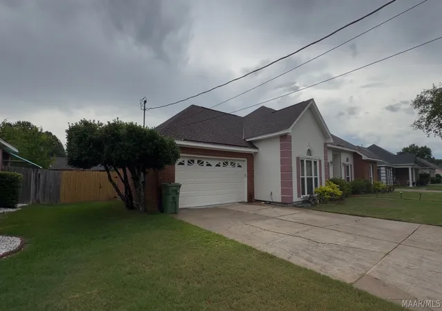 Photo 3 of Single family home for sale at 2237 Semaht Dr, Montgomery, AL 36106 | MLS# 587044 | Listing updated on 2026-09-05