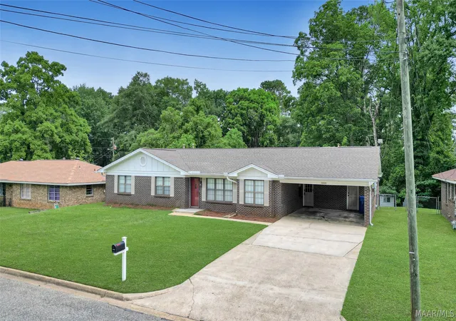 Photo 3 of Single family home for sale at 1243 Plum St, Prattville, AL 36066 | MLS# 587154 | Listing updated on 2026-09-24