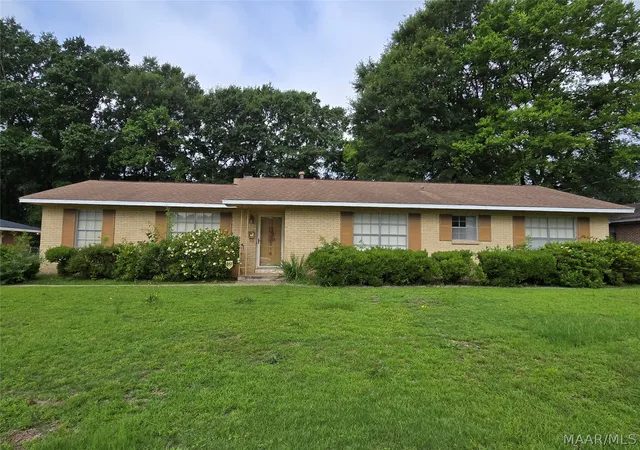Photo 2 of Single family home for sale at 516 E Moye Dr, Montgomery, AL 36109 | MLS# 587140 | Listing updated on 2026-09-08