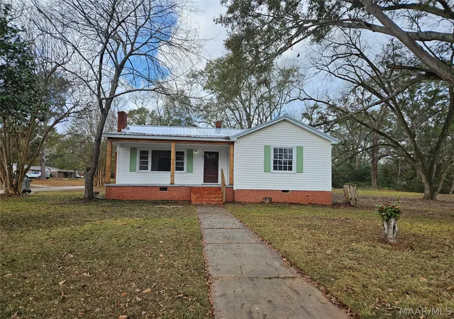 Photo 1 of Single family home for sale at 242 Bell St, Greenville, AL 36037 | MLS# 587280 | Listing updated on 2026-09-16