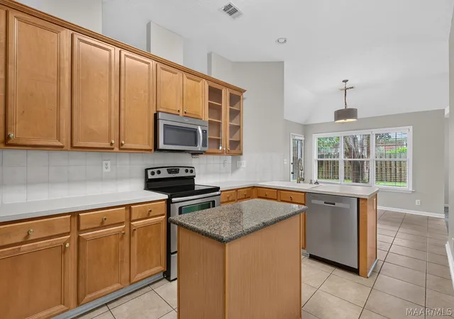 Photo 2 of Single family home for sale at 9137 Hanston Pl, Montgomery, AL 36117 | MLS# 587091 | Listing updated on 2026-08-31