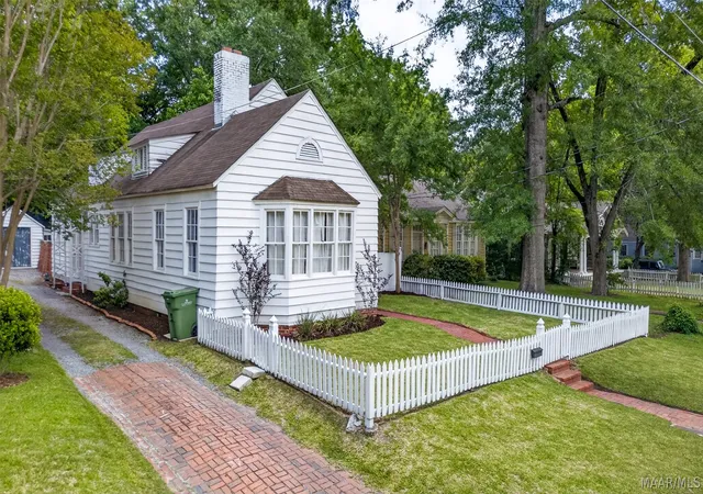 Photo 3 of Sale Pending at 1861 Graham St, Montgomery, AL 36106 | MLS# 586476 | Listing updated on 2026-09-09