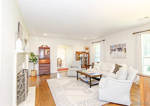 Photo 3 of Single family home for sale at 2050 Fernway Dr, Montgomery, AL 36111 | MLS# 587338 | Listing updated on 2026-09-09