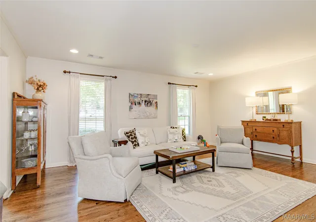 Photo 4 of Single family home for sale at 2050 Fernway Dr, Montgomery, AL 36111 | MLS# 587338 | Listing updated on 2026-09-09