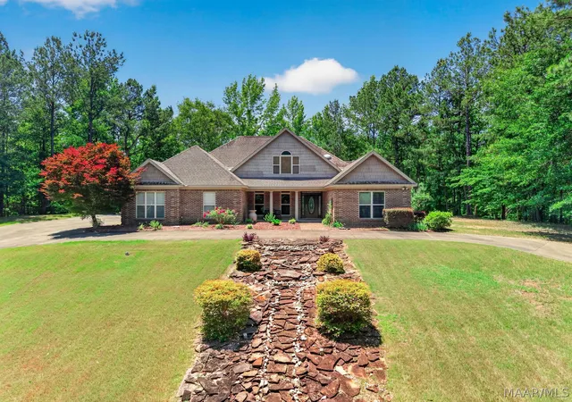Photo 1 of Single family home for sale at 10476 Redland Rd, Wetumpka, AL 36093 | MLS# 587396 | Listing updated on 2026-09-02
