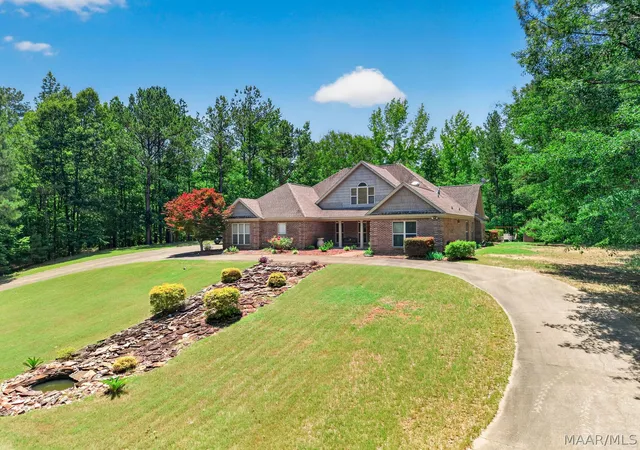 Photo 3 of Single family home for sale at 10476 Redland Rd, Wetumpka, AL 36093 | MLS# 587396 | Listing updated on 2026-09-02