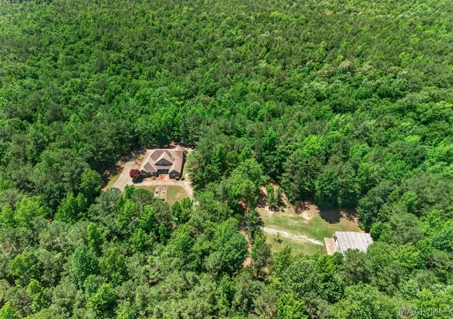 Photo 3 of Single family home for sale at 10476 Redland Rd, Wetumpka, AL 36093 | MLS# 587396 | Listing updated on 2026-09-02