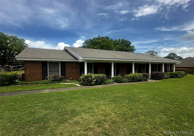 Photo 1 of Single family home for sale at 3533 Vaughn Rd, Montgomery, AL 36106 | MLS# 587515 | Listing updated on 2026-08-29