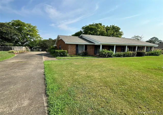 Photo 3 of Single family home for sale at 3533 Vaughn Rd, Montgomery, AL 36106 | MLS# 587515 | Listing updated on 2026-08-29
