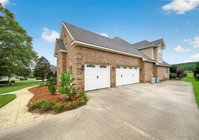 Photo 4 of Single family home for sale at 155 Sycamore Ridge, Wetumpka, AL 36093 | MLS# 587436 | Listing updated on 2026-09-10