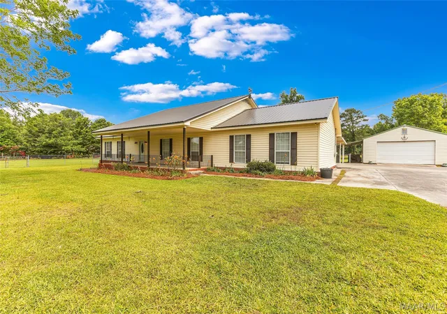 Photo 3 of Single family home for sale at 1826 Highway 14 W, Prattville, AL 36067 | MLS# 587524 | Listing updated on 2026-09-10