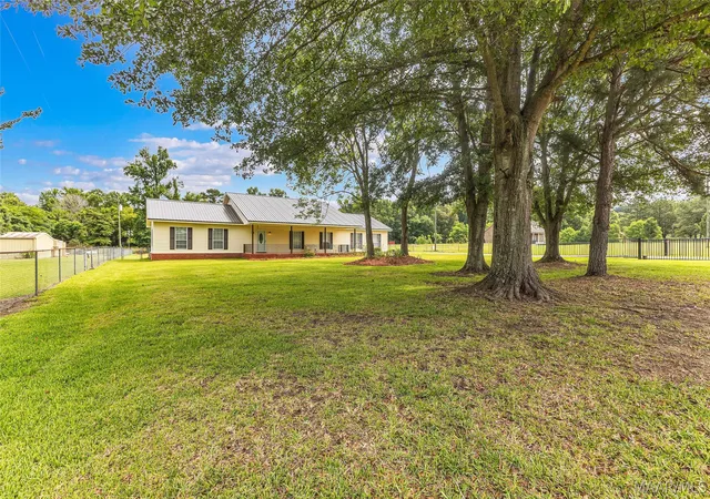 Photo 3 of Single family home for sale at 1826 Highway 14 W, Prattville, AL 36067 | MLS# 587524 | Listing updated on 2026-09-10