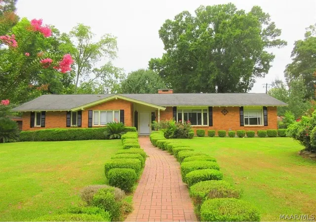 Photo 1 of Sale Pending at 215 S Anton Dr, Montgomery, AL 36105 | MLS# 587581 | Listing updated on 2026-09-02