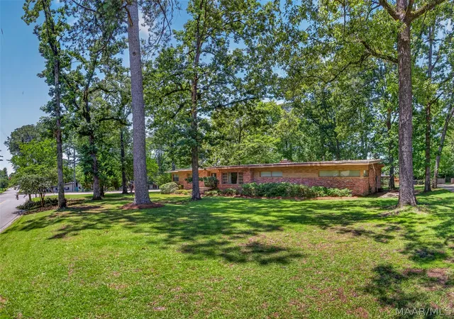 Photo 2 of Single family home for sale at 1830 Hillwood Dr, Montgomery, AL 36106 | MLS# 587622 | Listing updated on 2026-09-05