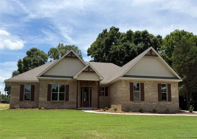 Photo 1 of Single family home for sale at 811 Winding Wood Dr, Wetumpka, AL 36093 | MLS# 587637 | Listing updated on 2026-09-09
